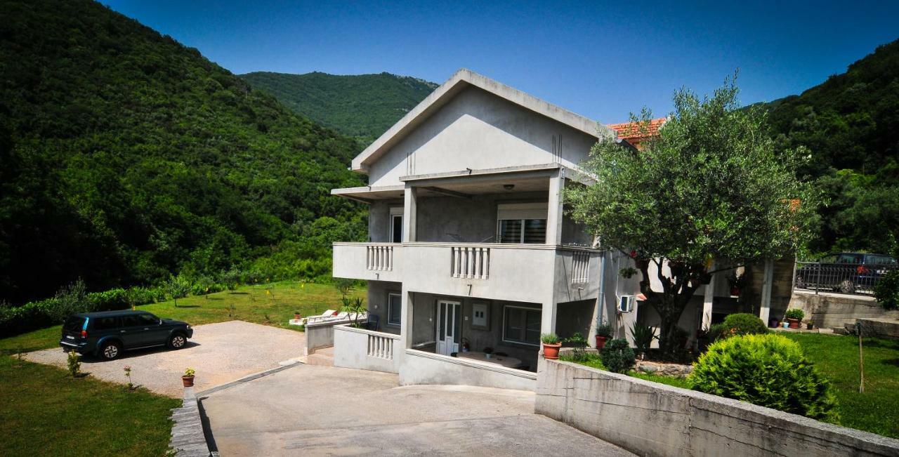 Apartment Elena Tivat Extérieur photo